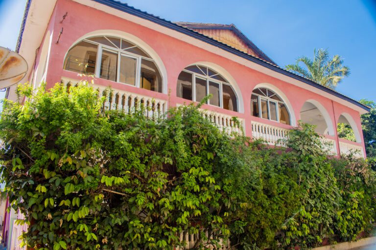 Fully furnished 6bedroom 2storey house Kerr Sering Bijilo GAMREALTY